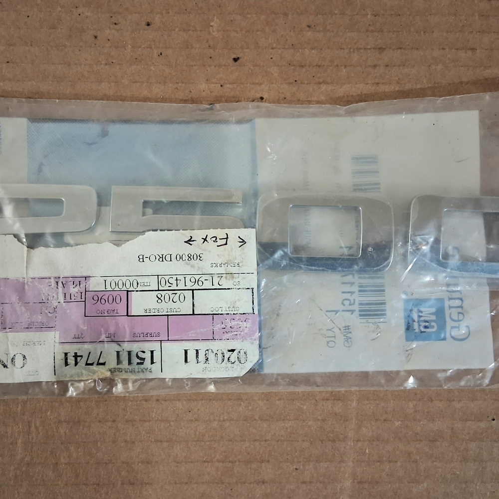 2007-2010 Chevy Silverado/GMC Sierra "2500" Front Door Emblem